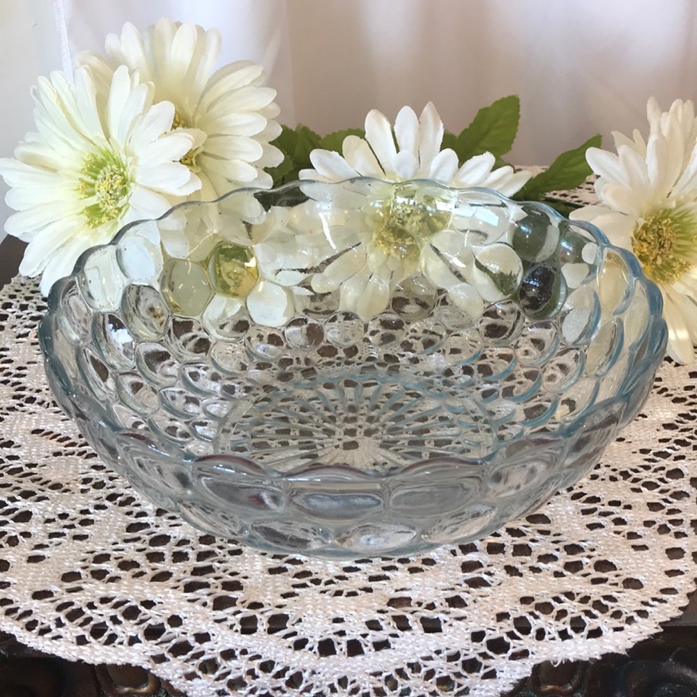 🆓 📫 - VTG Beveled Glass Bowl